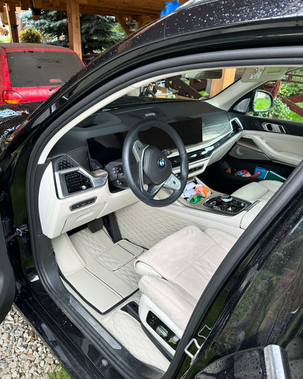 Alternative view of Pearl Lineage